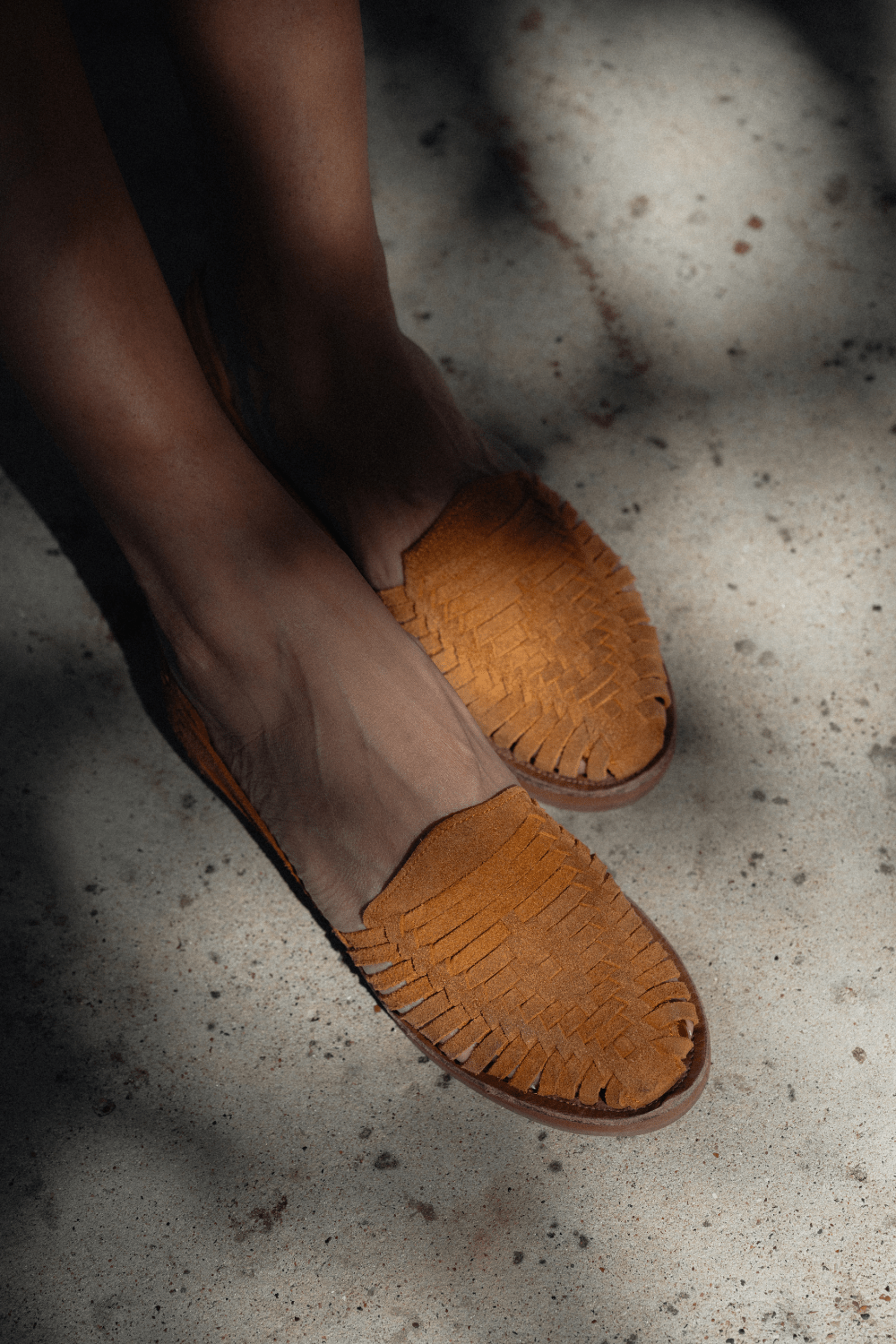 Camello Andy Suede Huaraches | Handcrafted in Michoacán – Cadena