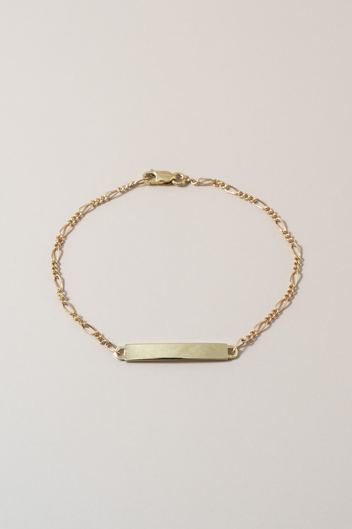 14K Baby Bar Figaro Link Bracelet - Cadena Collective
