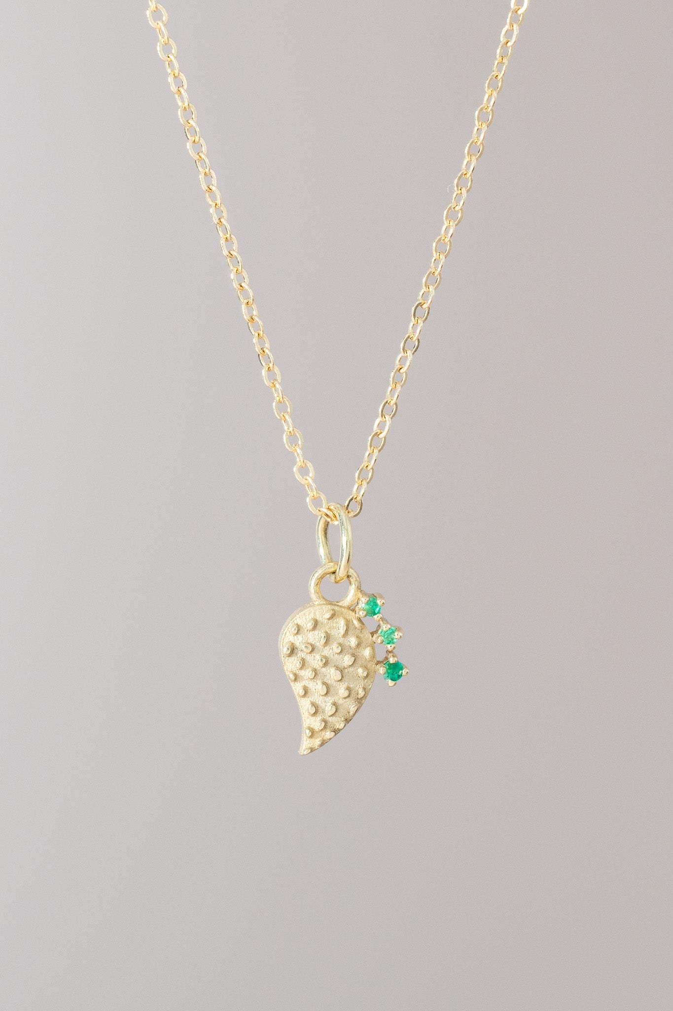 14K Emerald Tuna Nopal Necklace - Cadena Collective