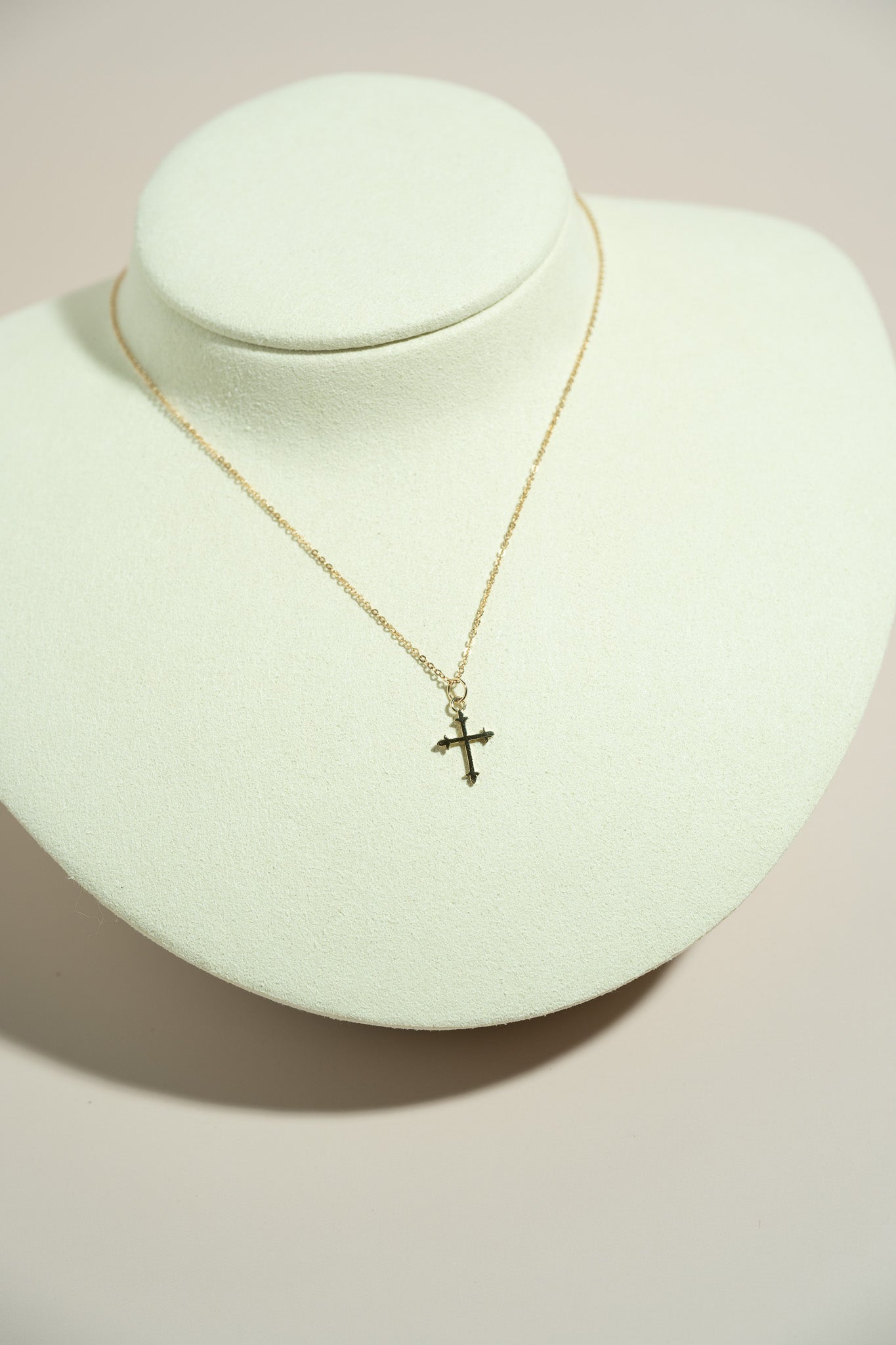 14K Fleury Cross Necklace - Cadena Collective
