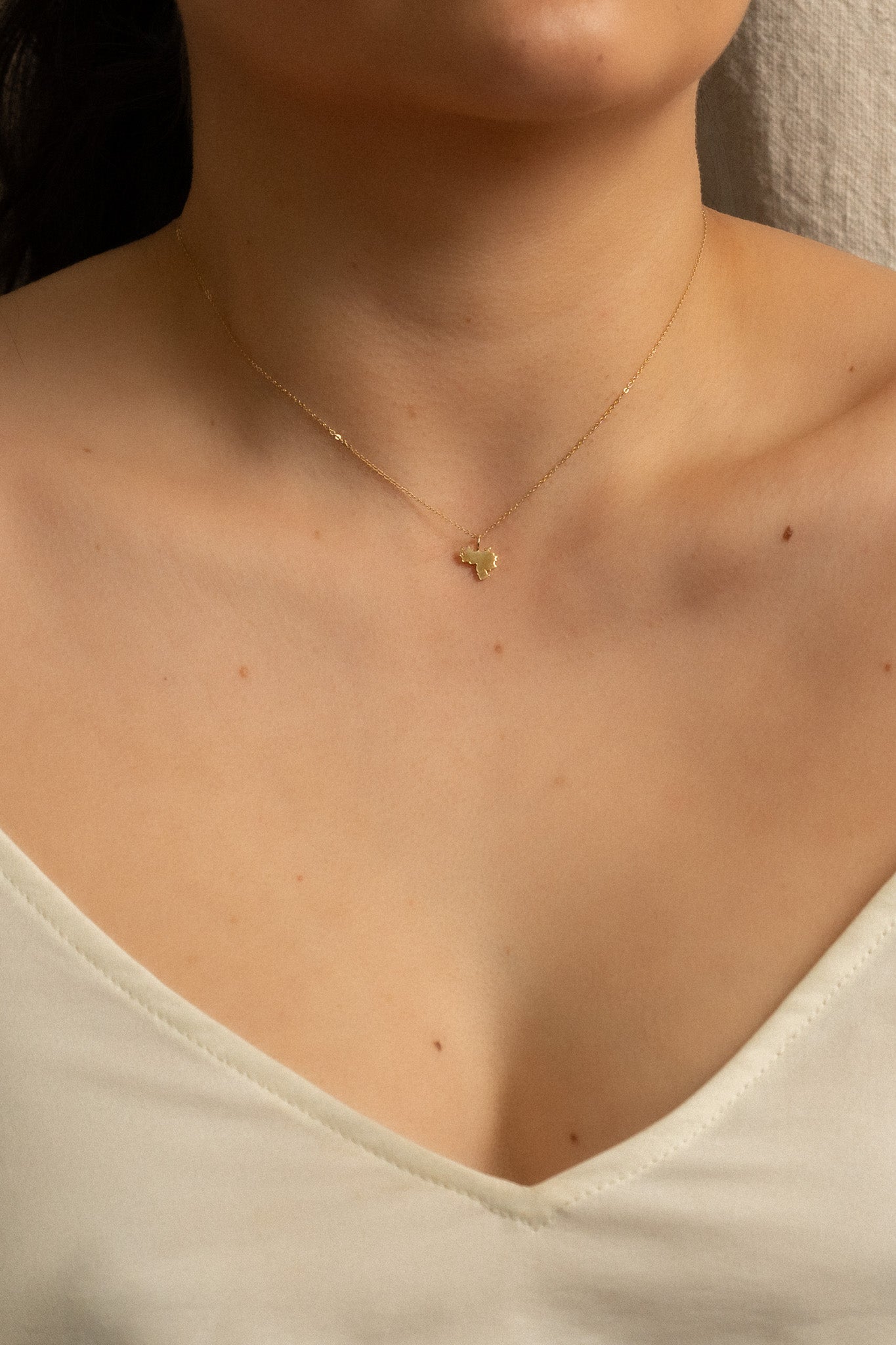 14K Mini Origin 'Venezuela' Necklace - Cadena Collective