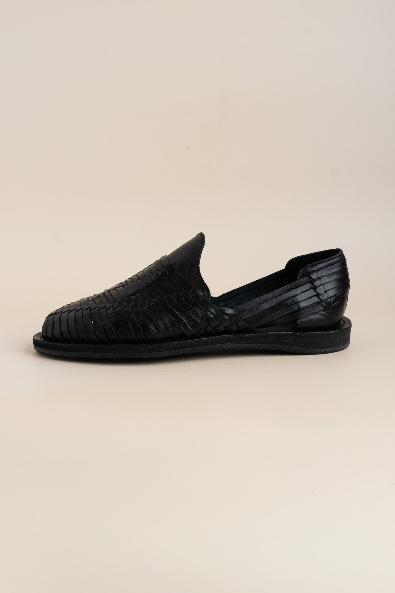 Men's T’erhántani Leather Huaraches - Black