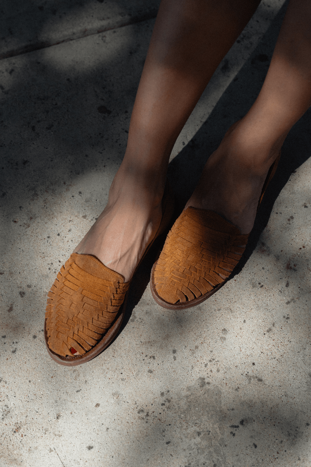 Andy Suede Huarache Sandal - Camello - Cadena Collective