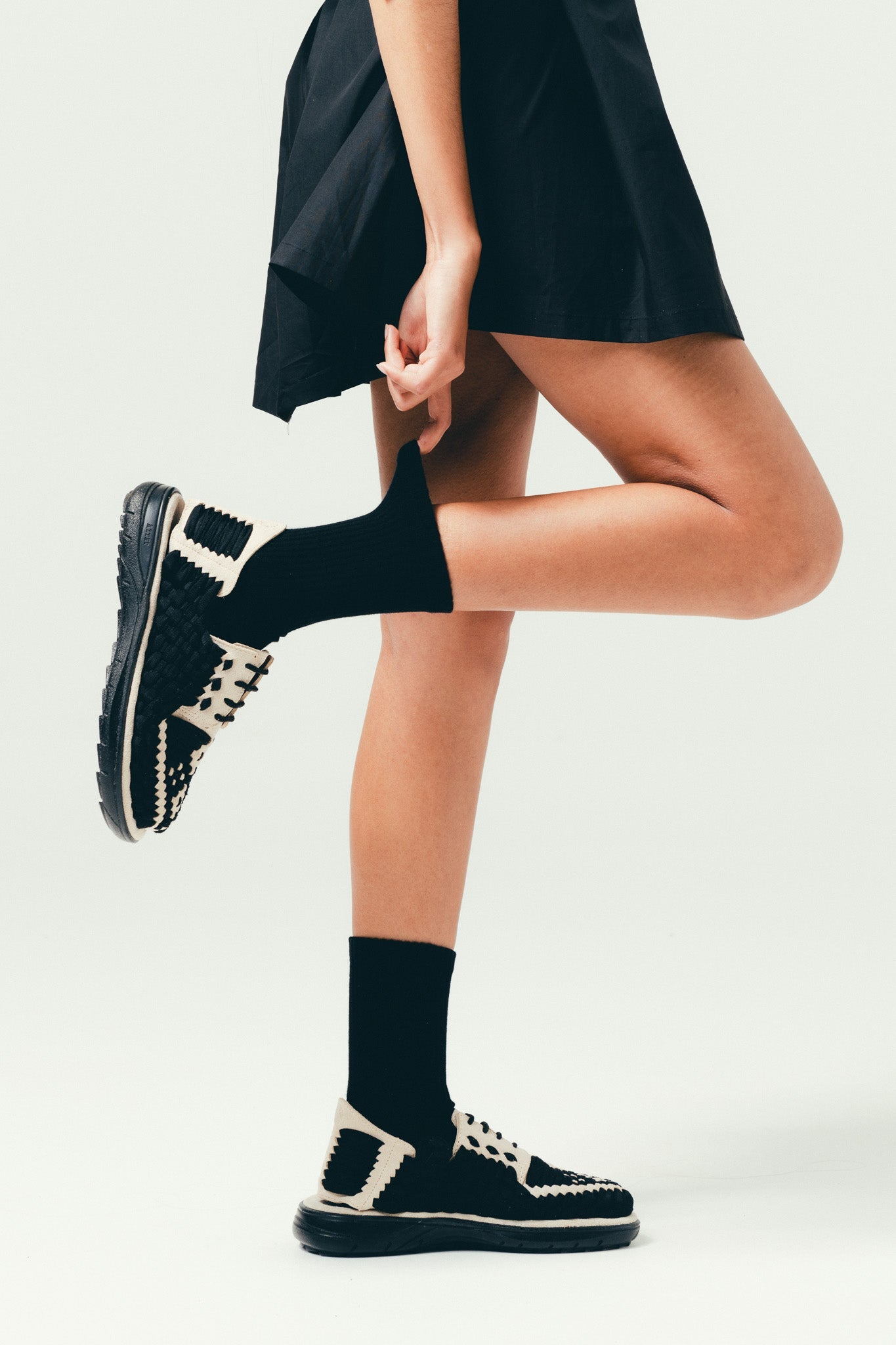 Benito Sandal - Black - Cadena Collective