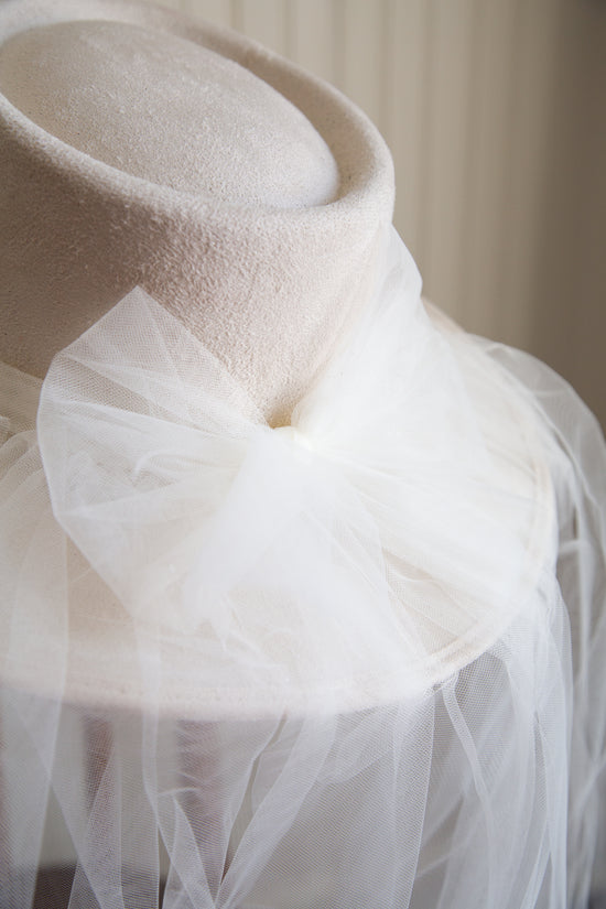 Load image into Gallery viewer, Bridal Veil &amp;amp; Suede Hat
